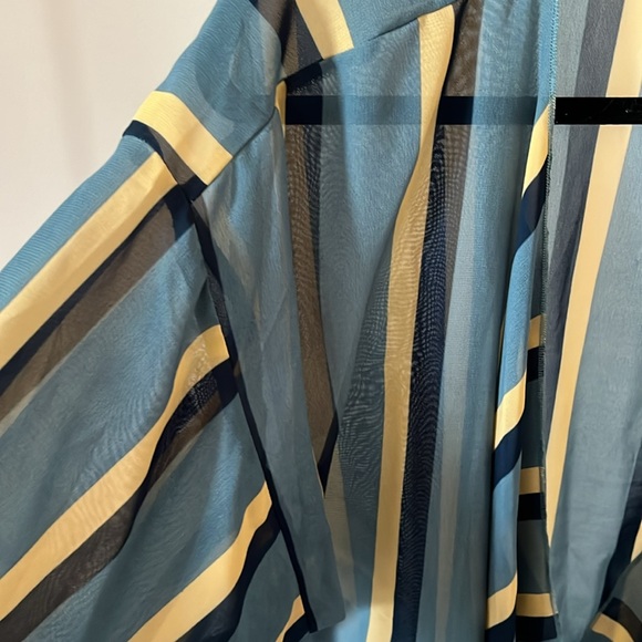 LuLaRoe Shirley - Picture 3 of 5